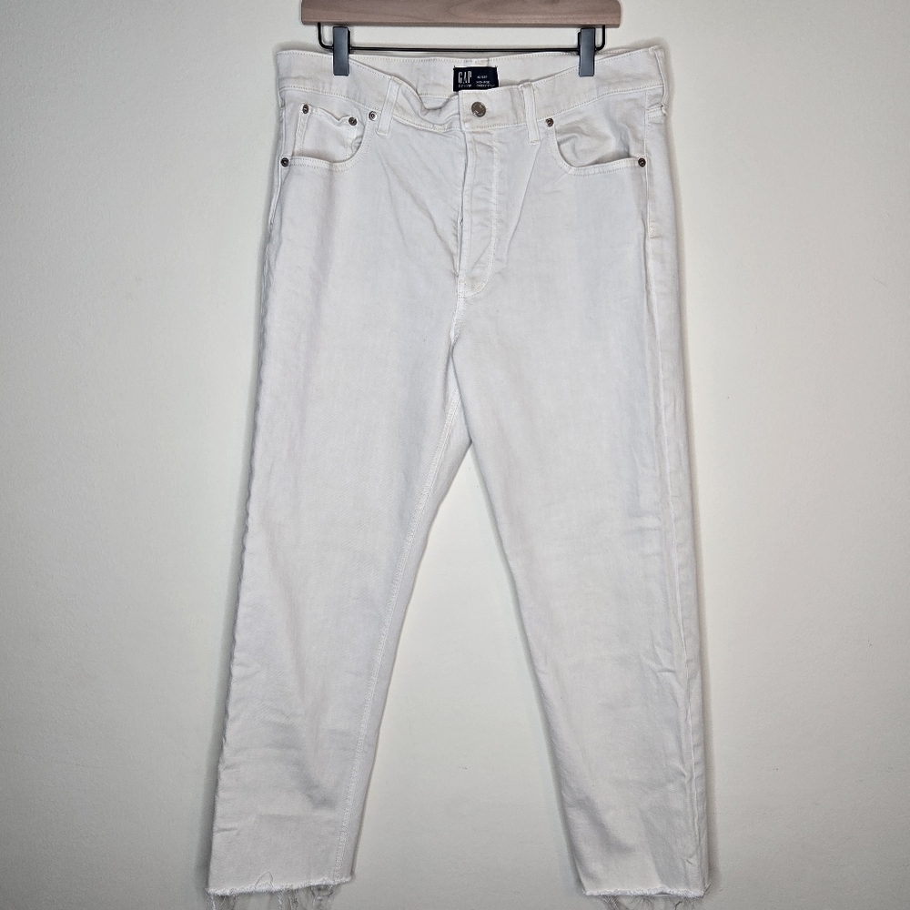 GAP High Rise Cheeky Straight Raw Hem Hidden Button Fly Jean in Off White Ecru